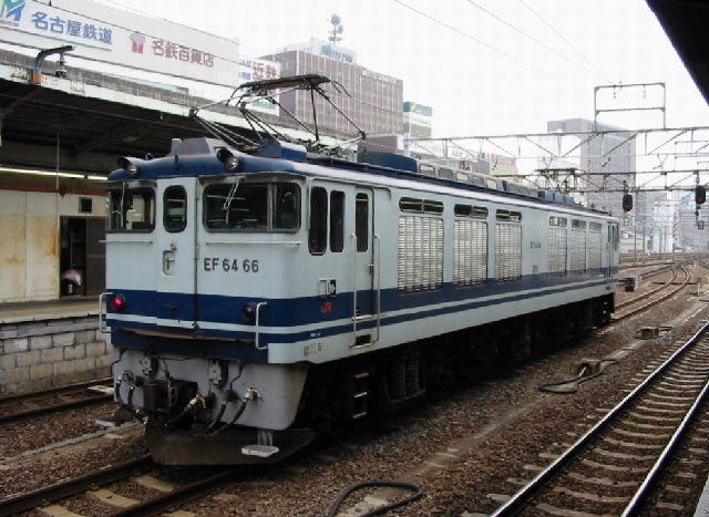 EF64形電気機関車(ユーロライナーカラー)